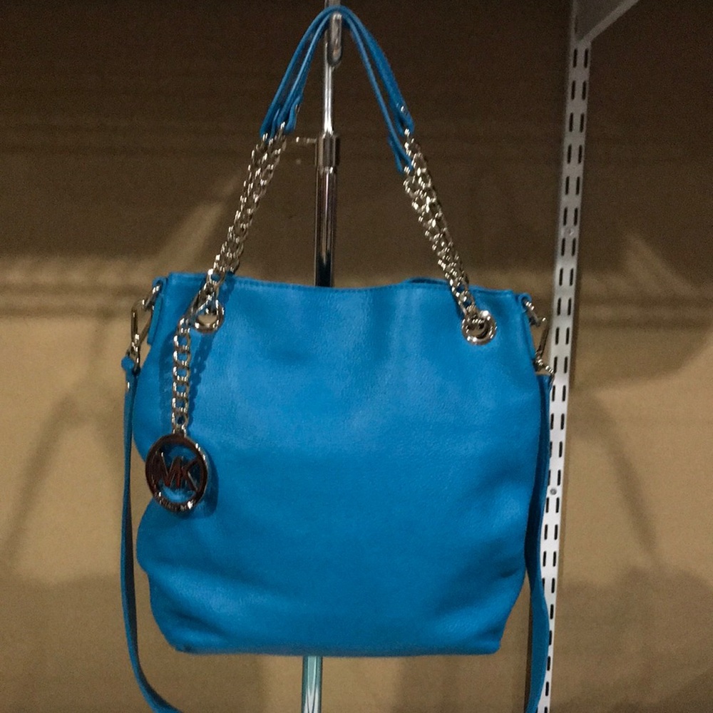 MICHAEL Michael Kors Blue Silver Chain Shoulder Bag